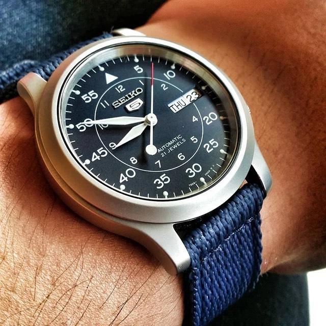 Seiko-5-quan-doi-37mm-de-phoi-do